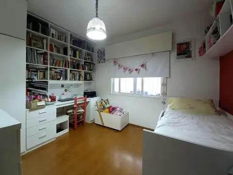 Castelar Norte excelente ubicacion casa 150 mts Sarmiento