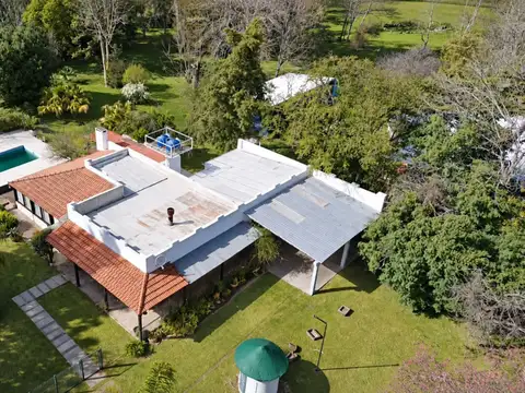 Gran chacra con dos casas y piscina climatizada