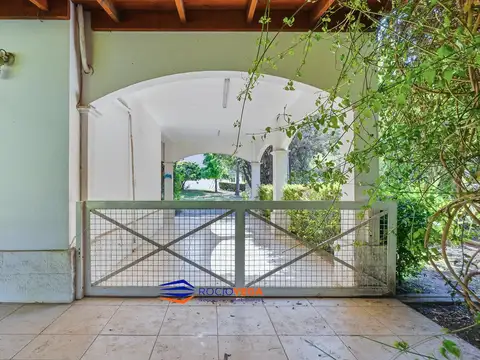 Casa 6 ambientes con 3 baños