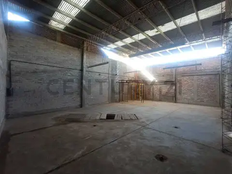 Alquiler de galpón comercial en calle Paraná de Godoy Cruz