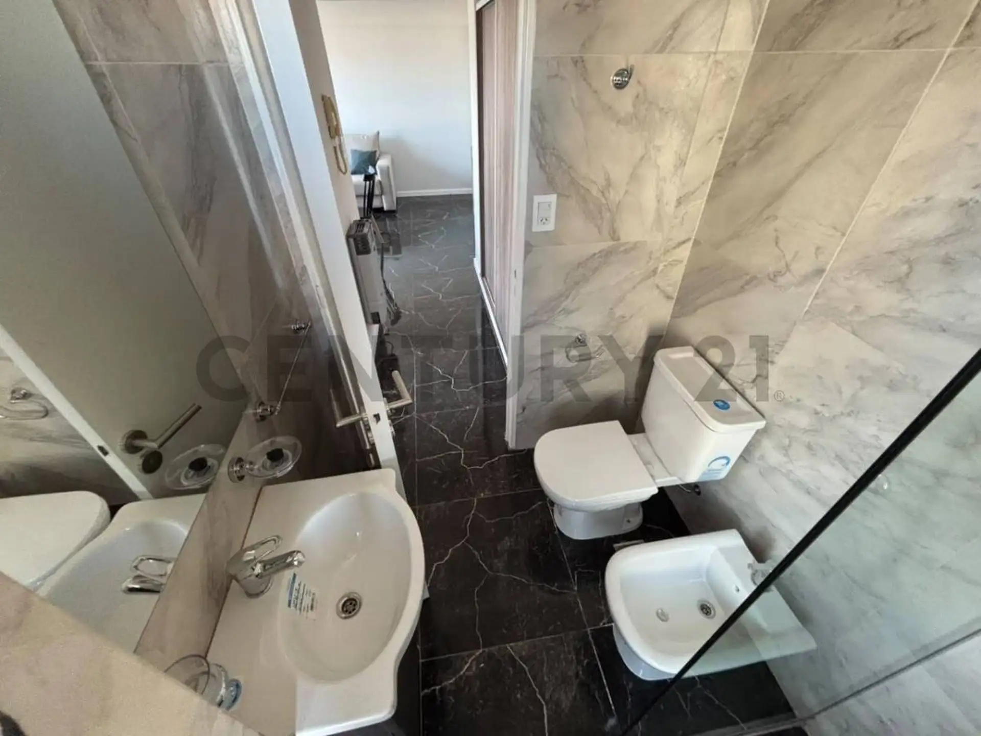 Depto 2 amb reciclado, 35m² con cochera — Centro