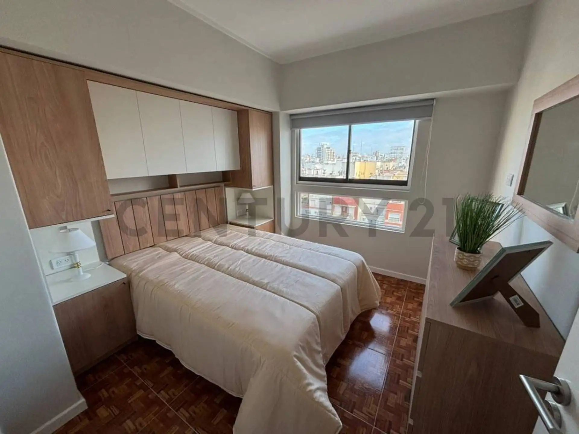 Depto 2 amb reciclado, 35m² con cochera — Centro