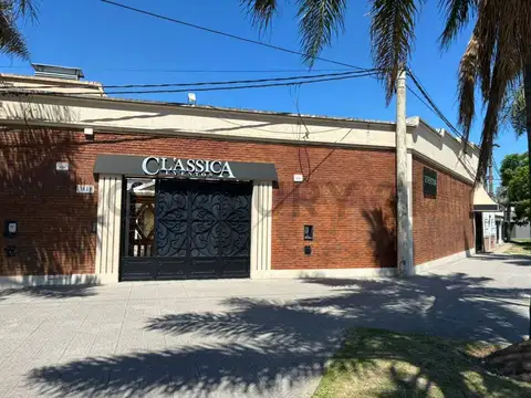 Complejo de Salones y Oficinas en Venta