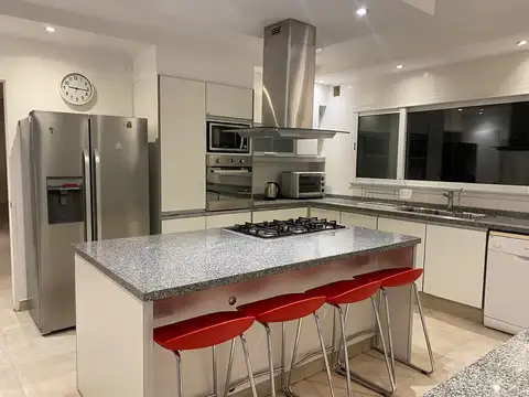 Casa en Alquiler de 3 dormitorios