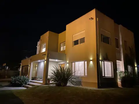 Casa en San Lorenzo, en Jacinto Benavente al 700, Salta