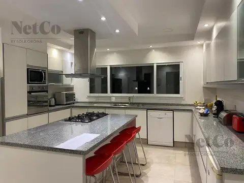 Casa 5 ambientes con 3 baños
