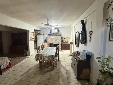 Casa 5 ambientes con 1 baño