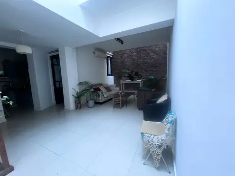 Depto Tipo Casa en Venta en Colegiales, USD 320.000