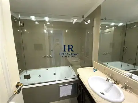 Departamento en Venta con 3 cocheras