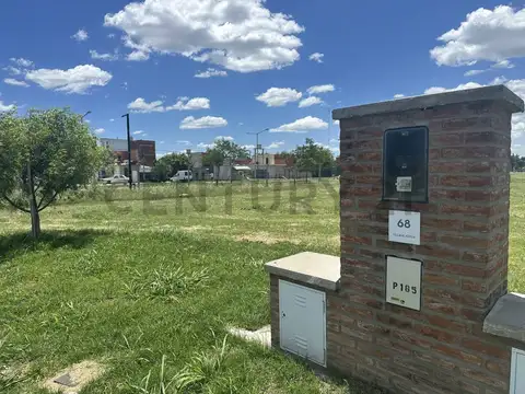 Héroes de Malvinas 400, Piso 0