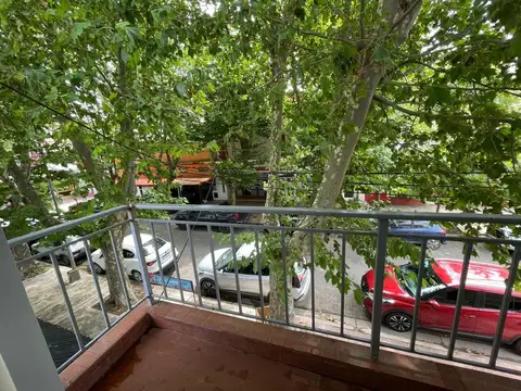 Depto Tipo Casa 4 ambientes con 2 baños