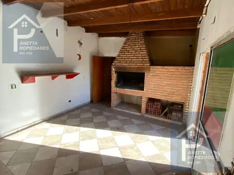Casa de dos dormitorios y quincho