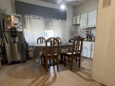 ¡Oport en Valentín Alsina! Casa s/ lote propio de 4 amb