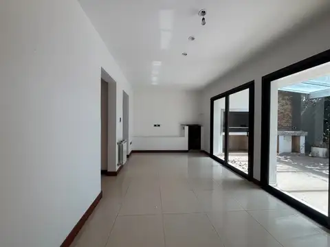 Casa en Alquiler en Zona Centro, USD 2.500