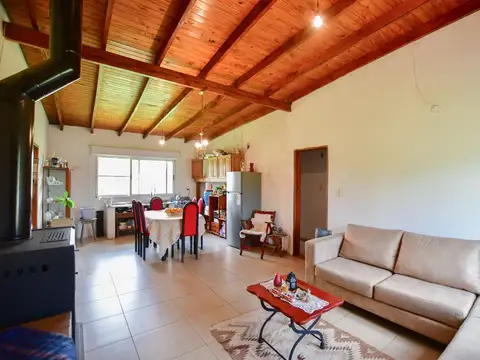 CASA EN VENTA ABASTO 3 DORMITORIOS