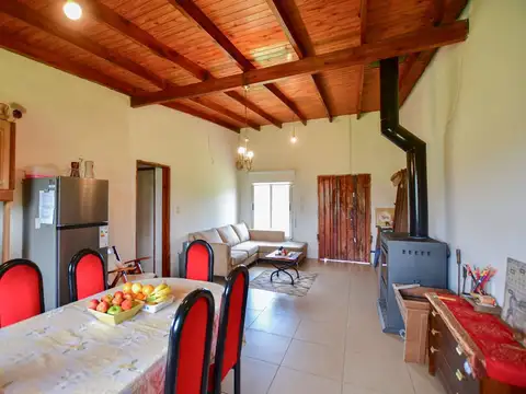 CASA EN VENTA ABASTO 3 DORMITORIOS