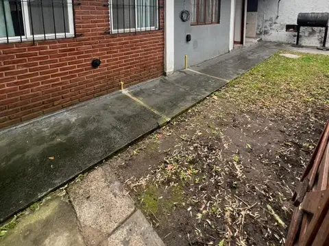 Casa 3 ambientes con 1 baño