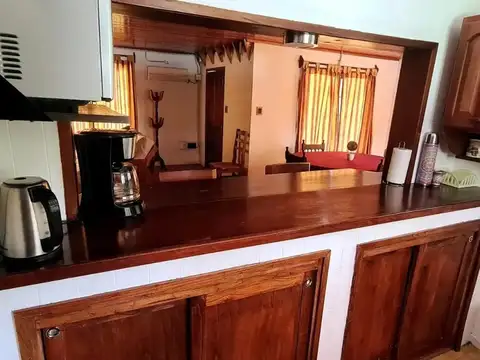 Casa en Alquiler con 5 cocheras