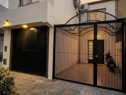 Casa de 3 dormitorios 2 baños Psje. Uriburu