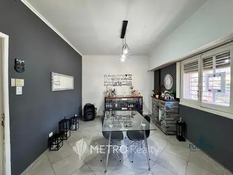 Casa 4 ambientes con 2 baños