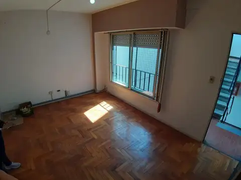 Departamento 2 ambientes amplio, buena ubicación