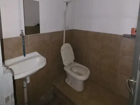 LOCAL 40M2 IDEAL TALLER MECÁNICO