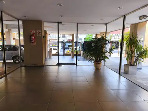 Av, Dìaz Velez  al 4200