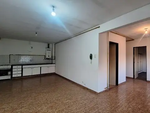 SARMIENTO 2547. UN DORMITORIO. 3ER PISO ESCALERA
