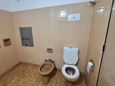 SARMIENTO 2547. UN DORMITORIO. 3ER PISO ESCALERA