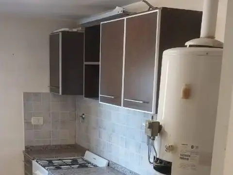 Departamento en Alquiler en Caseros, $ 450.000