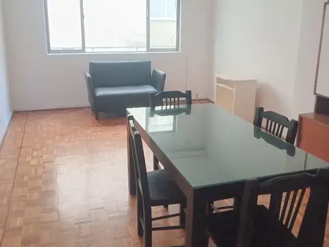 Jerónimo Salguero 1900, Piso 1