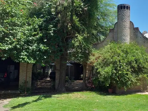 Casa 5 ambientes con 4 baños