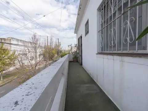 CASA CON DEPOSITO/LOCAL EN VENTA en SARANDI
