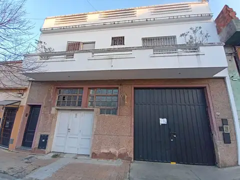 CASA CON DEPOSITO/LOCAL EN VENTA en SARANDI