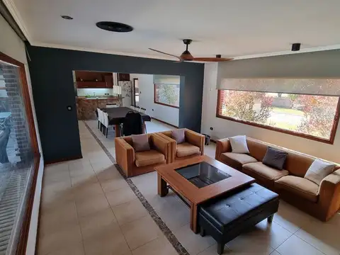 Casa en Alquiler de 3 dormitorios