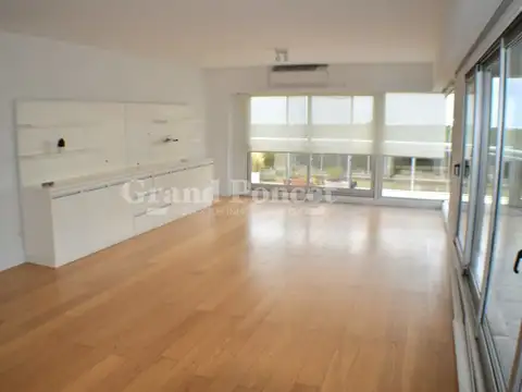 Trinidad Guevara 300