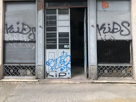 Avenida Carlos Calvo 1500