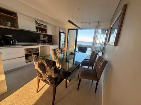 Venta Departamento 3 ambientes con Cochera. Plena Vista al Mar. Constitución