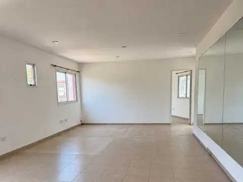 Oficina 4 ambientes con 1 baño