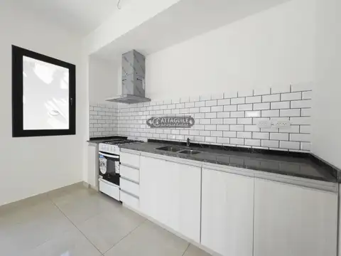 JUAN BAUTISTA ALBERDI 100, Piso PB