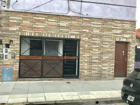 PH 2 Ambientes Sin Expensas a 5 Cuadras Avda con 2 Patios
