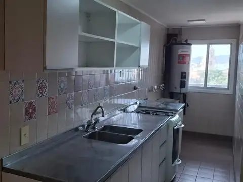 Depto 3 dormitorios,3 baños, cochera y baulera. CENTRICO