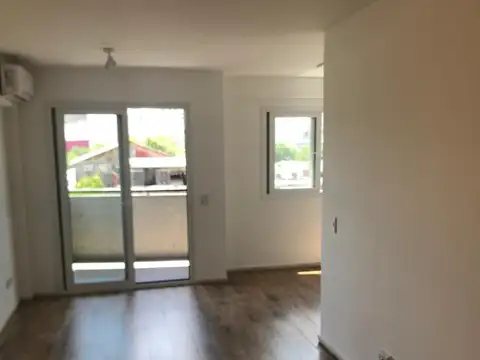 Pavon 2400, Piso 4