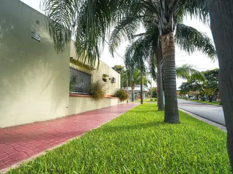 Casa en venta, Concordia, entre rios, jardin, excelente estado, zona turistica, patio, permuta