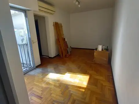 Monserrat, 2 ambientes pequeños muy luminosos, 8º piso, ideal primer vivienda