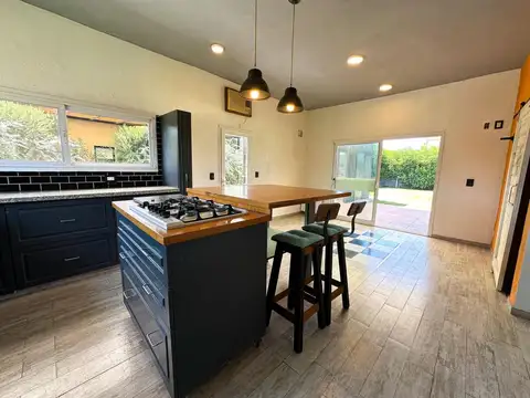 Casa en Venta con 5 cocheras