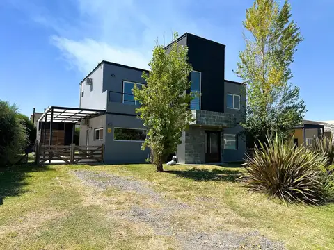 CASA EN VENTA 6 AMBIENTES EN CANNING LOS TALAS