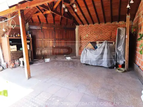 Depto Tipo Casa en Venta con 2 cocheras