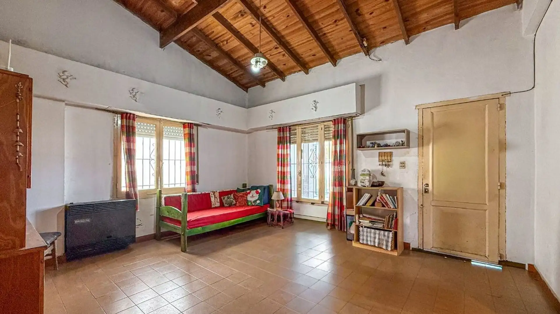 Casa 2 amb con garage y departamento 3 amb, 153m² — Gral. San Martín