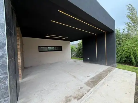 Casa en Venta en Country Santa Rita, USD 332.000